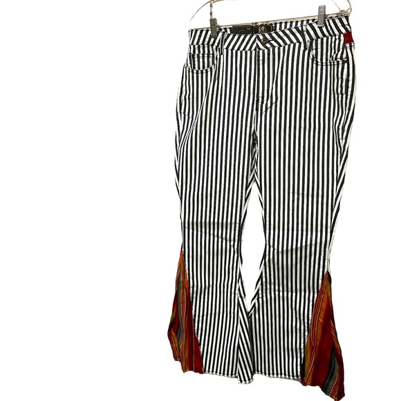 NWT L&B serape striped flare pants. Size 18. Never worn. Excellent condition. - Picture 3 of 6